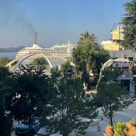 Saranda Apartment アパート Sarandë