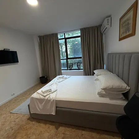 Saranda Apartment *